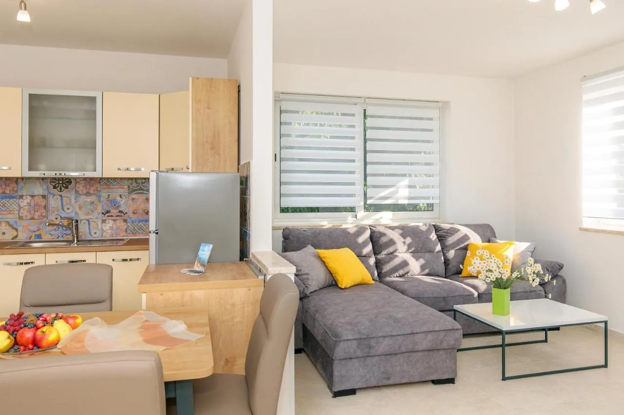 Apartman Ivona Na 1. Katu Malinska
