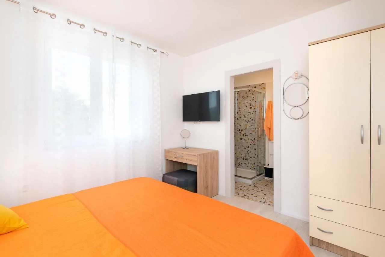 Apartman Ivona Na 1. Katu Malinska