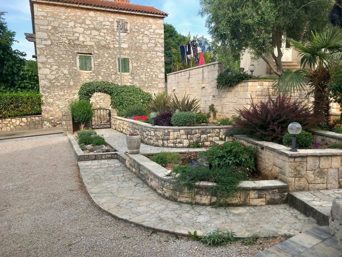 Apartment Apartman Ivona Na 1. Katu Malinska Croatia