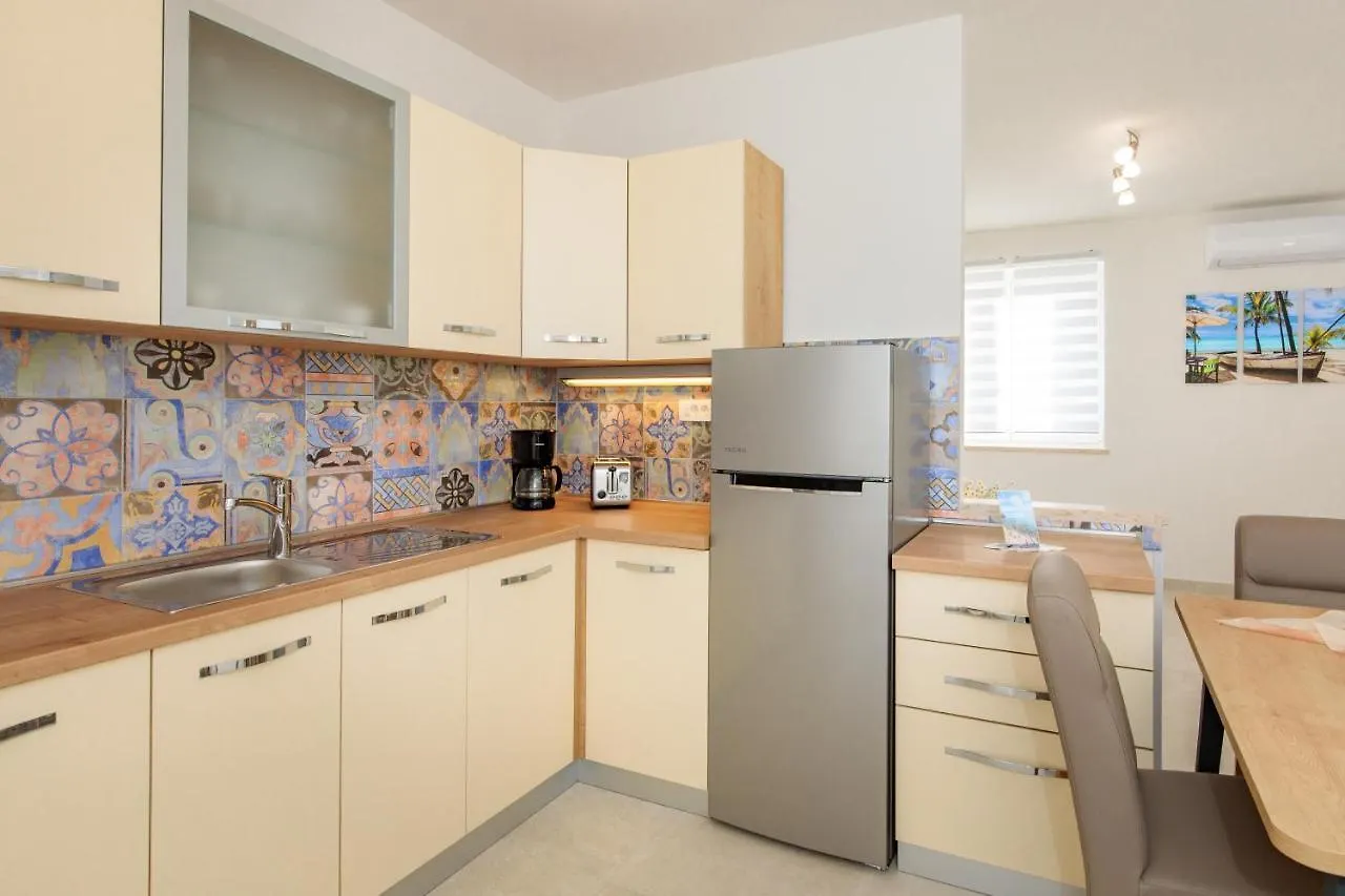 Apartman Ivona Na 1. Katu Malinska Apartment