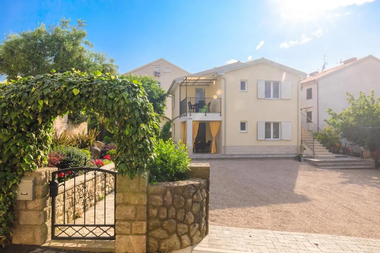Apartman Ivona Na 1. Katu Malinska