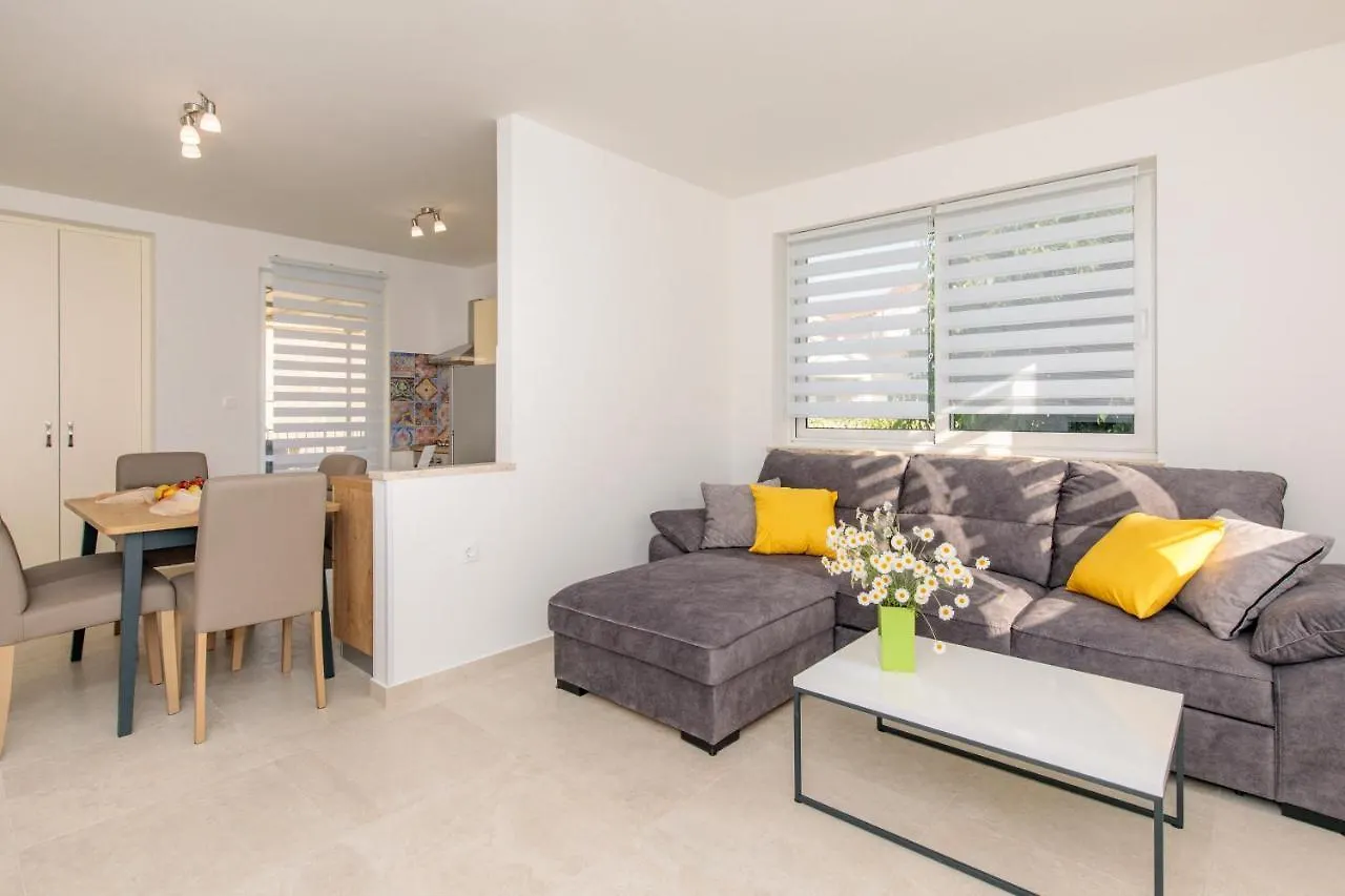 Apartman Ivona Na 1. Katu Malinska Apartment