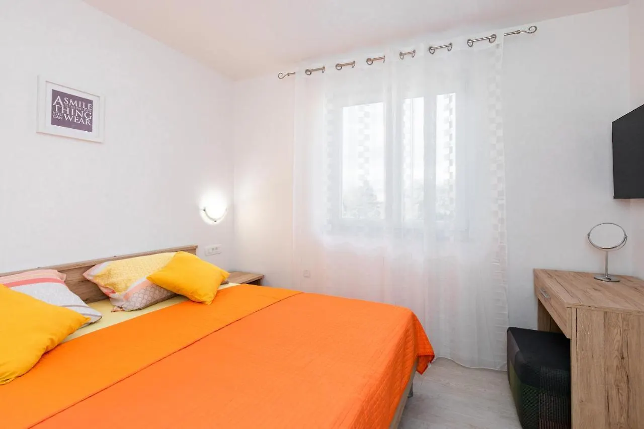Apartman Ivona Na 1. Katu Malinska Apartment
